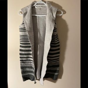 Long sleeveless cardigan